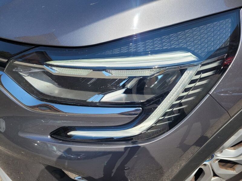 Usado Renault Captur Zen 160 CV (117 kW) 2021 Gris SUV