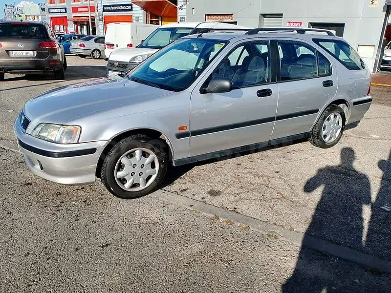 Usado Honda Civic LS 115 CV (84 kW) 1998 Gris / plata Familiar