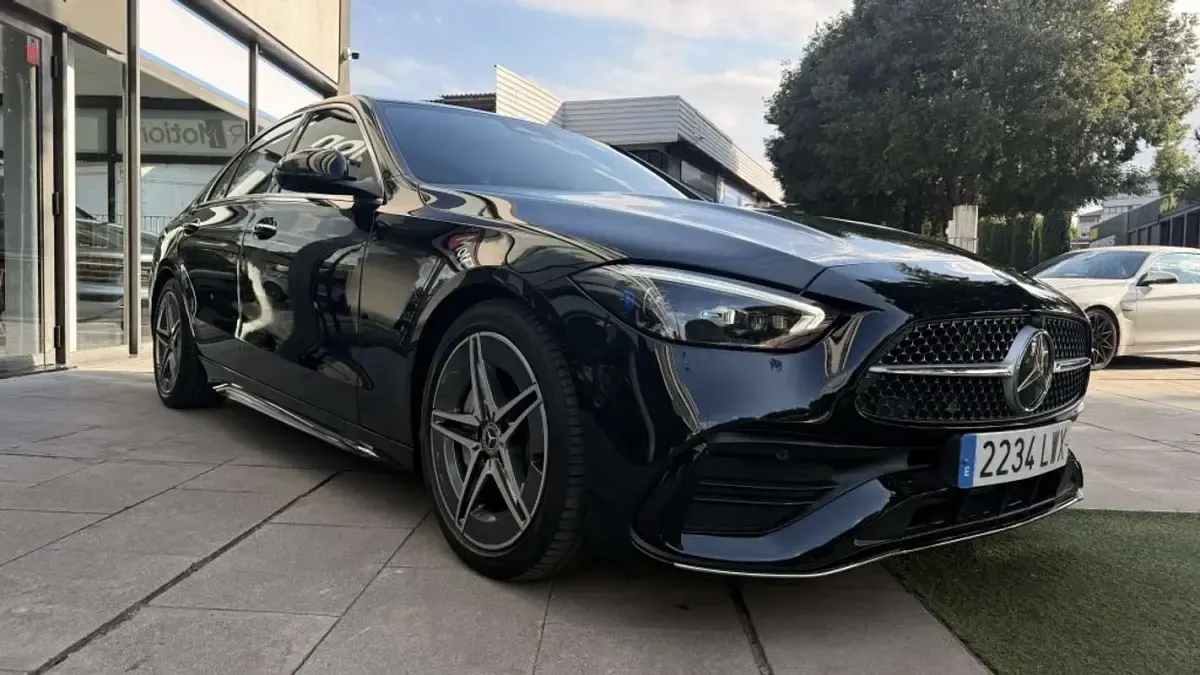 Usado Mercedes C220 200 CV (147 kW) 2022 Negro Berlina