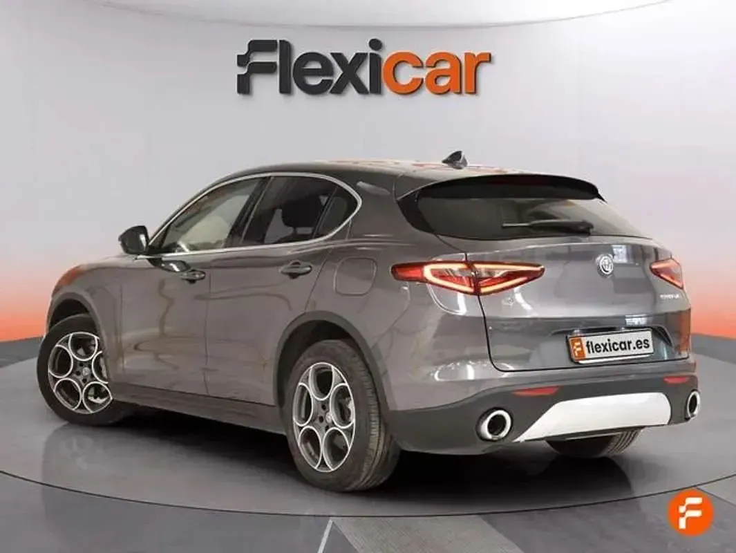 Usado Alfa Romeo Stelvio Executive 211 CV (155 kW) 2019 Gris SUV