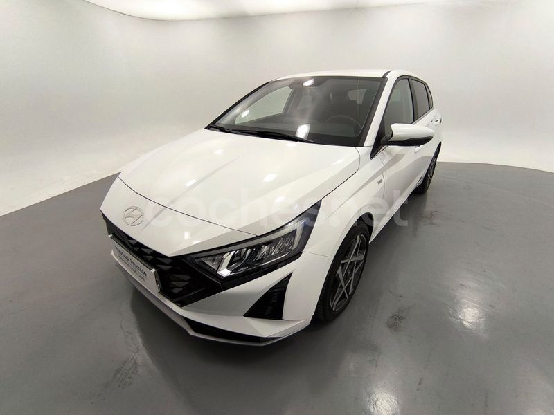 Blanco Usado 2024 Hyundai i20 Berlina | 19.900 € (Un poco caro) - Imagen 1/4
