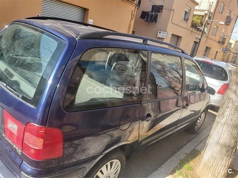 Usado Seat Alhambra 115 CV (84 kW) 2002 Azul Monovolumen