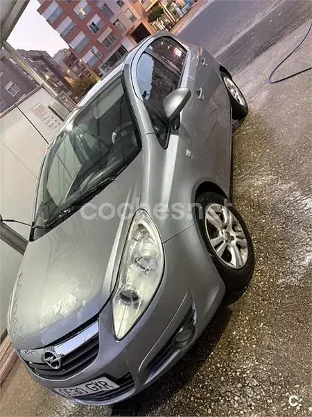 Usado Opel Corsa Essentia 80 CV (58 kW) 2010 Gris / plata Utilitario