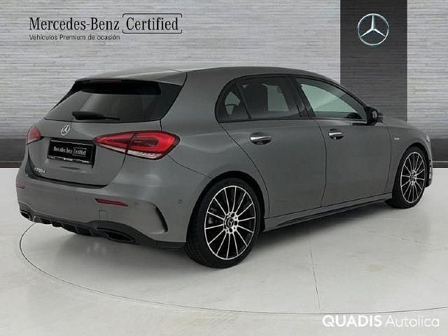 Usado Mercedes A200 AMG line 150 CV (110 kW) 2022 Gris montaña