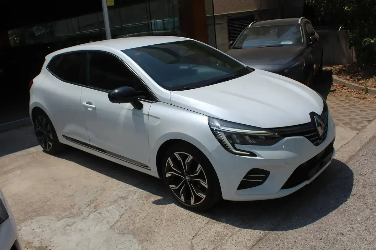 Usado Renault Clio RS Line 91 CV (66 kW) 2021 Blanco Utilitario