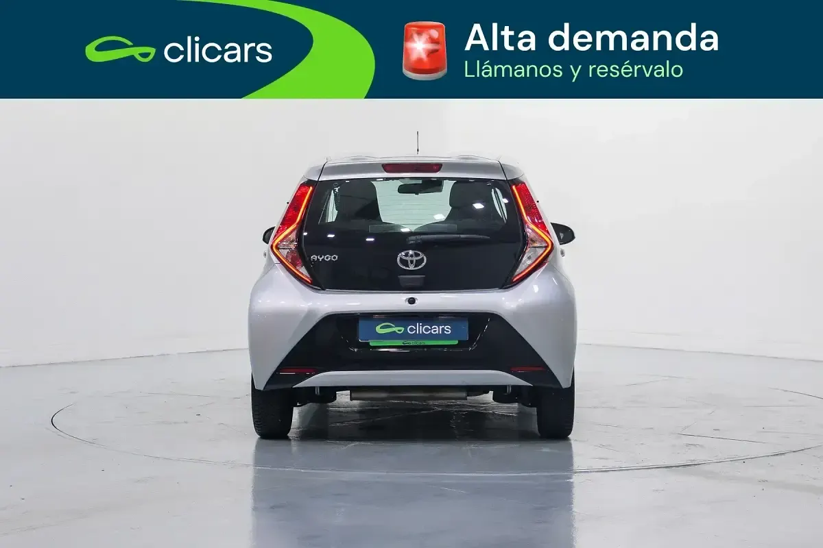 Usado Toyota Aygo X-cite 72 CV (52 kW) 2019 Gris Utilitario