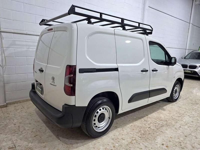 Usado Citroën Berlingo Live 102 CV (75 kW) 2021 Blanco Monovolumen