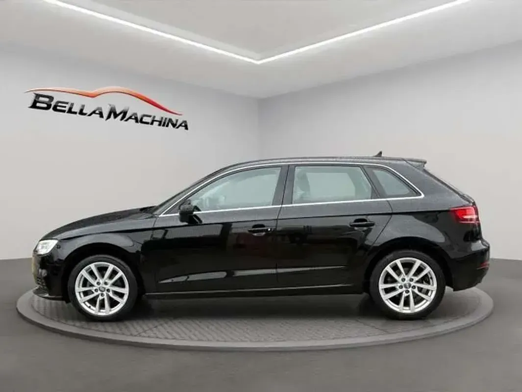 Usado Audi A3 Sportback 150 CV (110 kW) 2020 Negro Utilitario