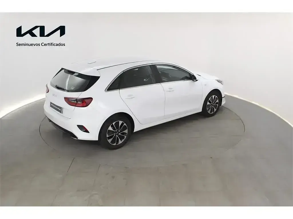 Usado Kia Ceed 100 CV (73 kW) 2025 Blanco Utilitario