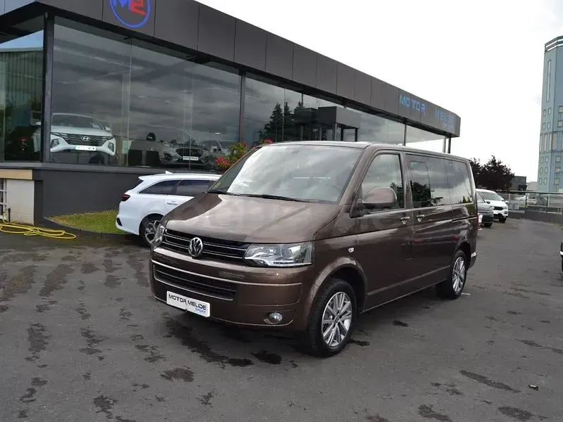 Usado VW Caravelle Comfortline 180 CV (132 kW) 2014 Marrón Van