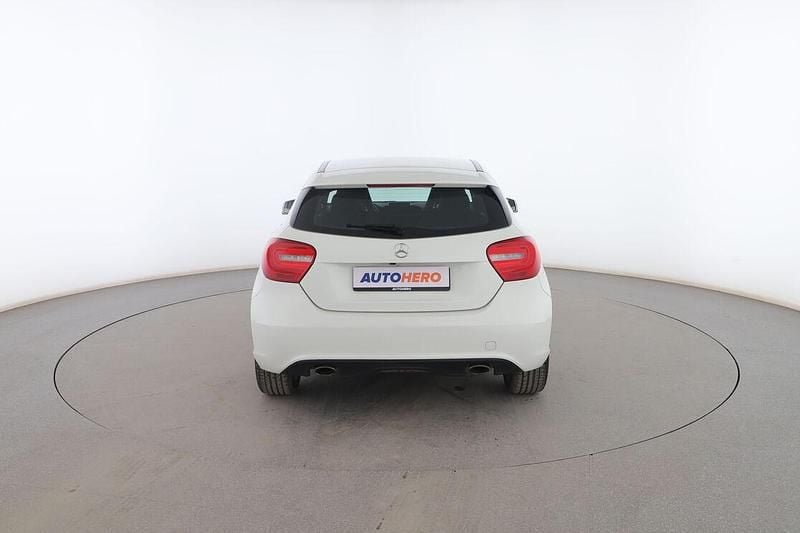 Usado Mercedes A200 Urban 135 CV (99 kW) 2013 Blanco Utilitario