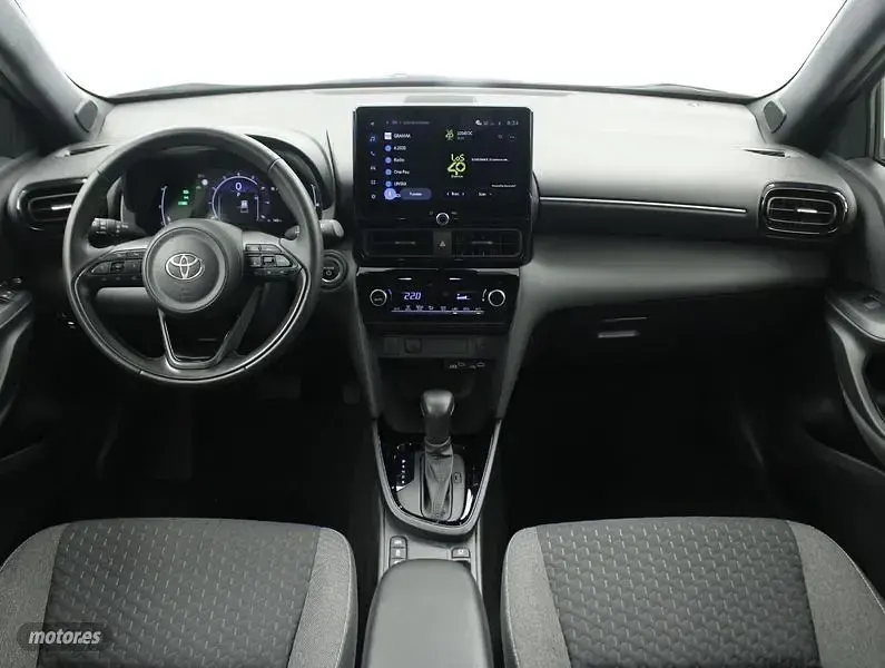 Usado Toyota Yaris Cross Active 130 CV (95 kW) 2025 Gris SUV