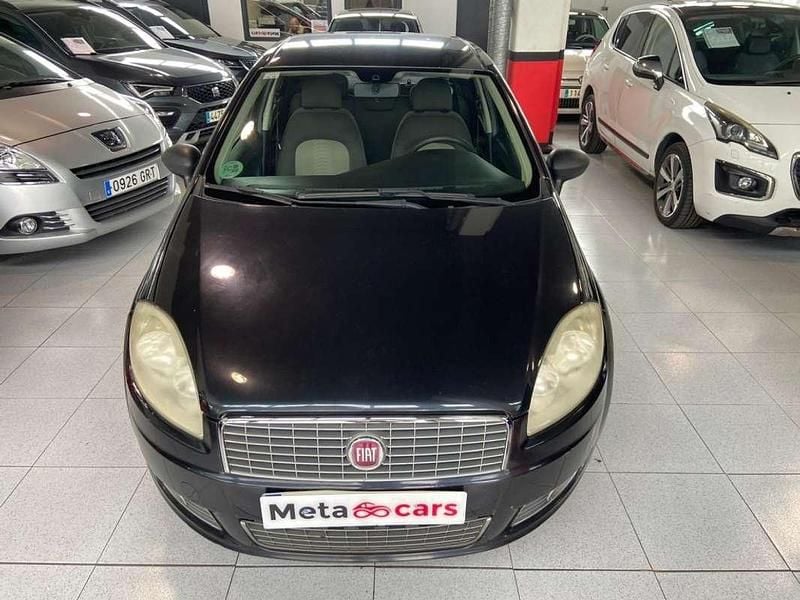 Usado Fiat Linea Active 77 CV (56 kW) 2009 Negro Berlina