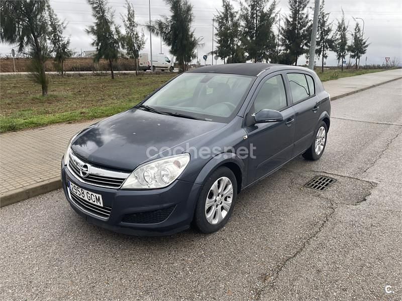 Gris / plata Usado 2008 Opel Astra Enjoy Berlina | 1500 € (Buen precio) - Imagen 1/4