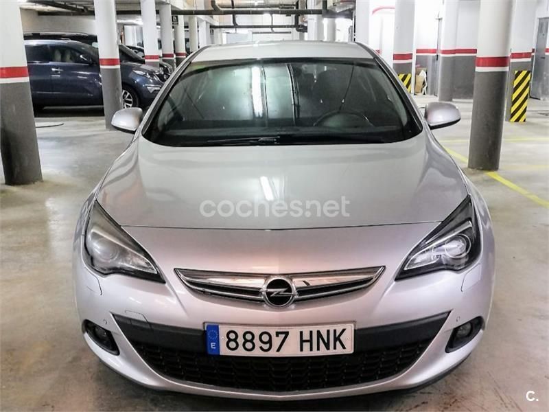 Gris / plata Usado 2013 Opel Astra GTC Selective Berlina | 7200 € (Precio justo) - Imagen 1/4