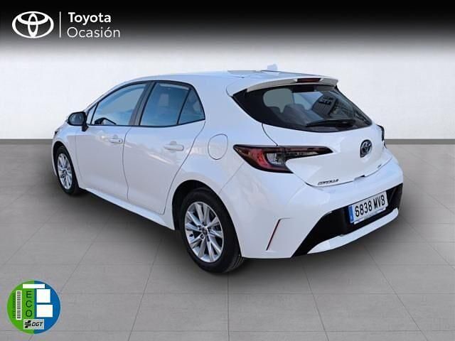 Usado Toyota Corolla Active 98 CV (72 kW) 2024 Blanco Berlina