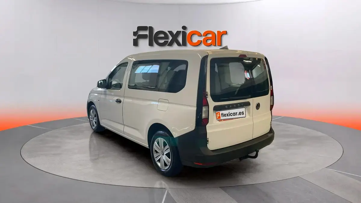 Usado VW Caddy 102 CV (75 kW) 2023 Blanco Monovolumen