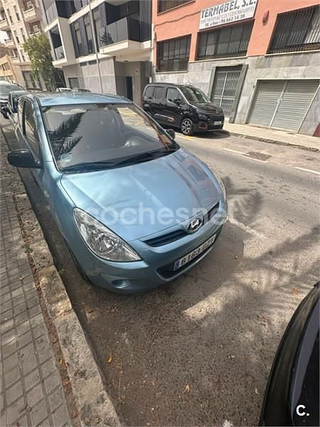 Azul Usado 2010 Hyundai i20 Classic Berlina | 4980 € (Precio justo) - Imagen 1/4