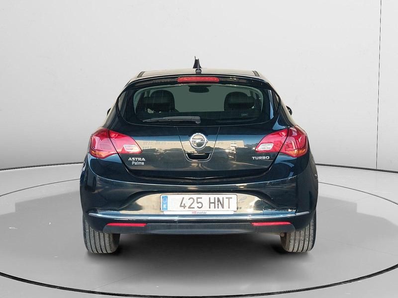 Usado Opel Astra Selective 140 CV (102 kW) 2013