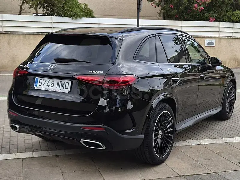 Usado Mercedes GLC300 269 CV (197 kW) 2023 Negro SUV