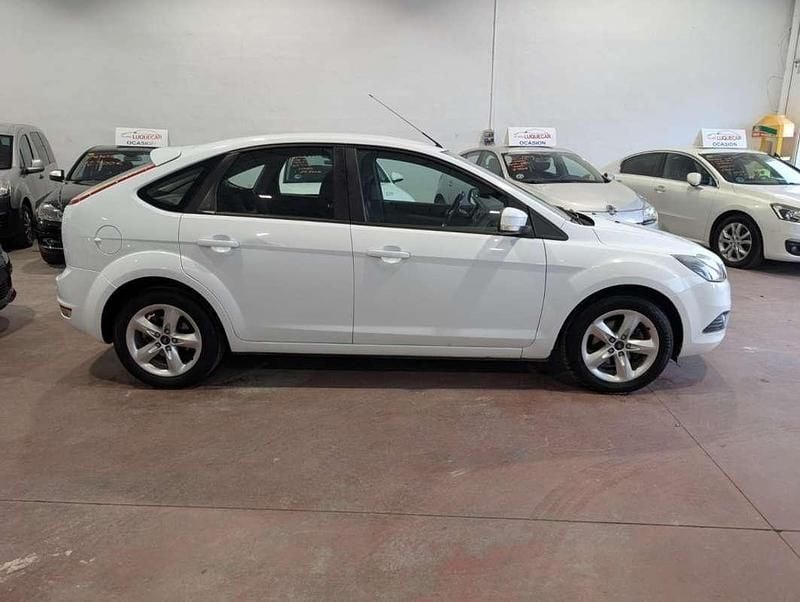Usado Ford Focus Trend 90 CV (66 kW) 2009 Blanco Utilitario