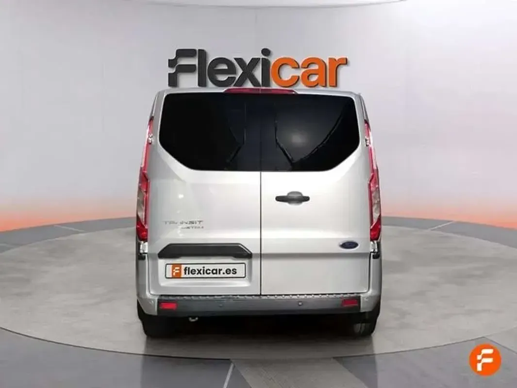 Usado Ford Tourneo Custom Titanium 131 CV (96 kW) 2023 Gris Van