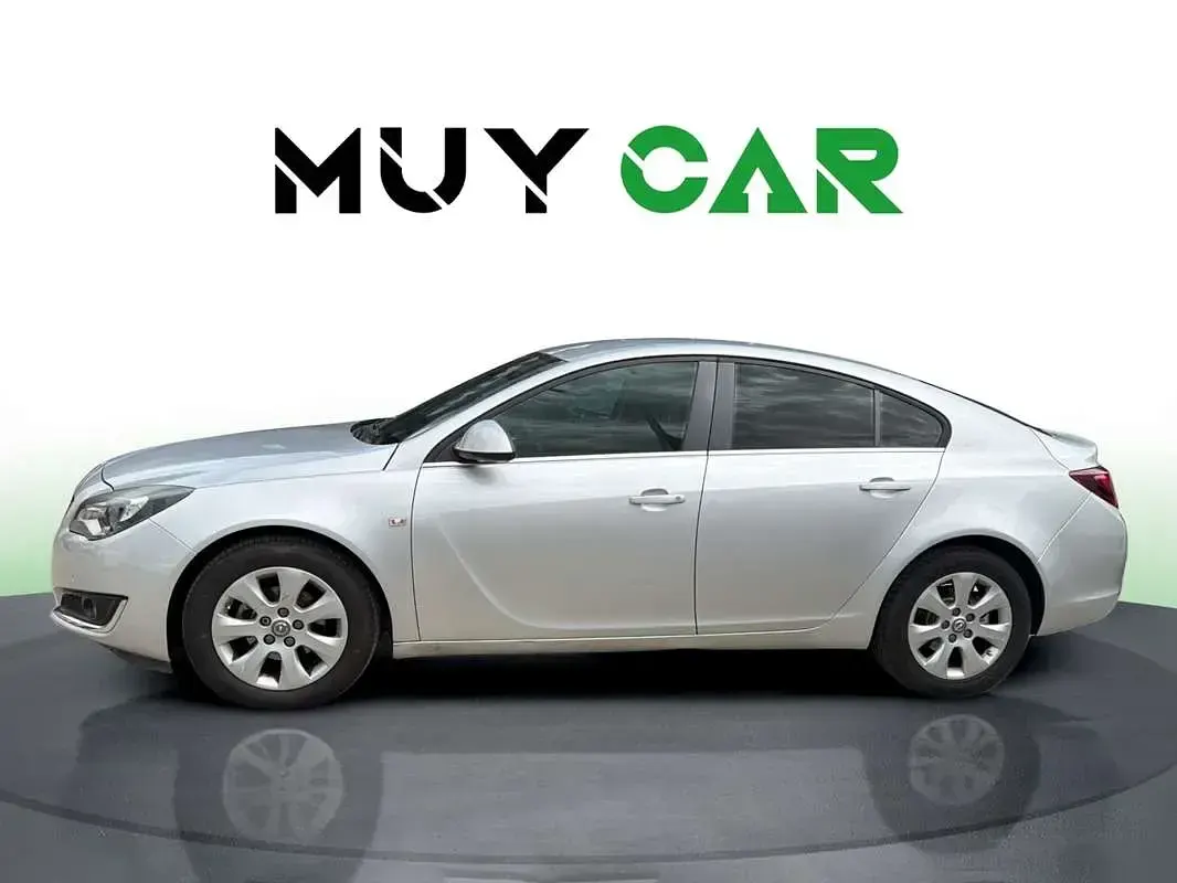 Usado Opel Insignia Business 120 CV (88 kW) 2017 Plateado Familiar