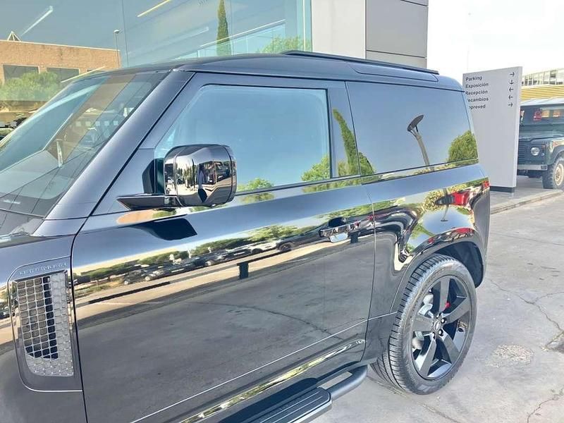 Usado Land Rover Defender SE Dynamic 249 CV (183 kW) 2025 Negro SUV