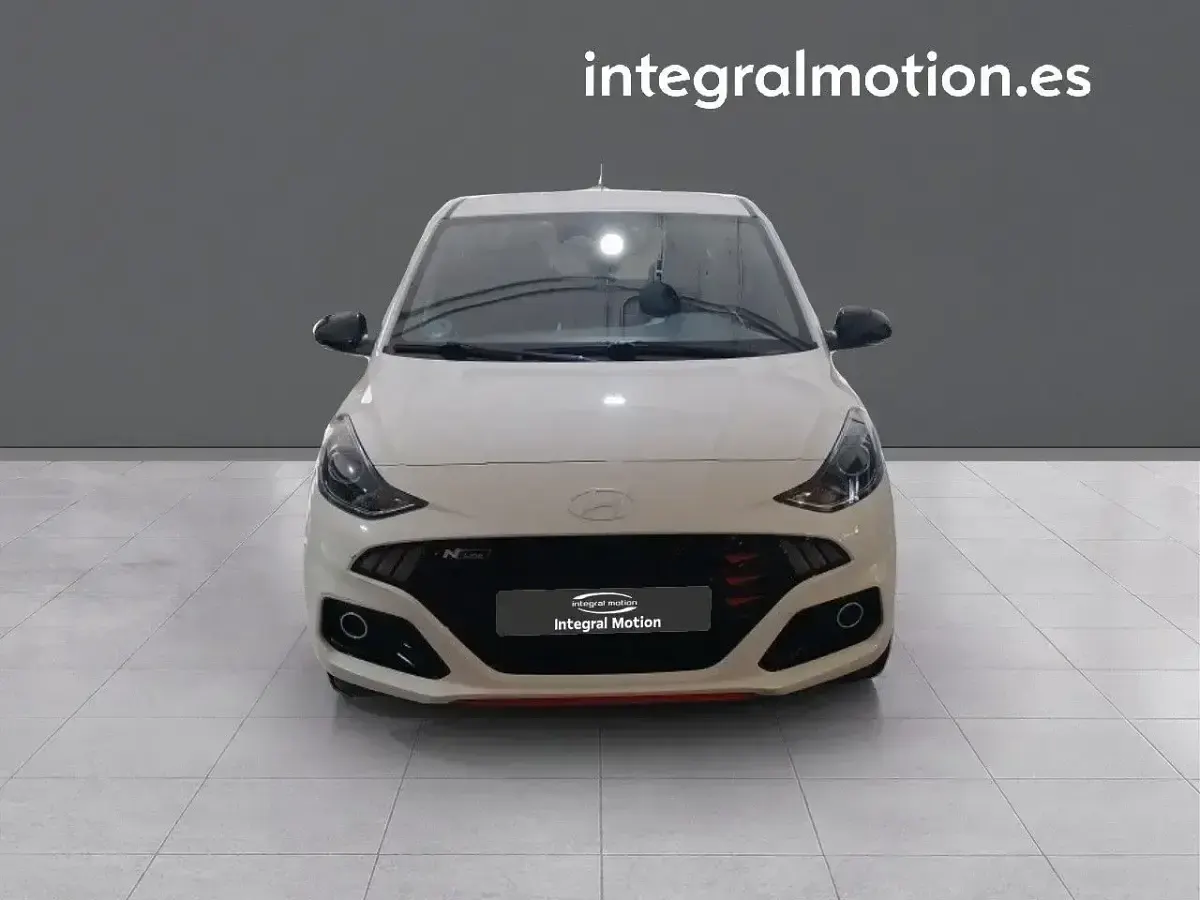 Usado Hyundai i10 N Line 84 CV (61 kW) 2024 Blanco Utilitario