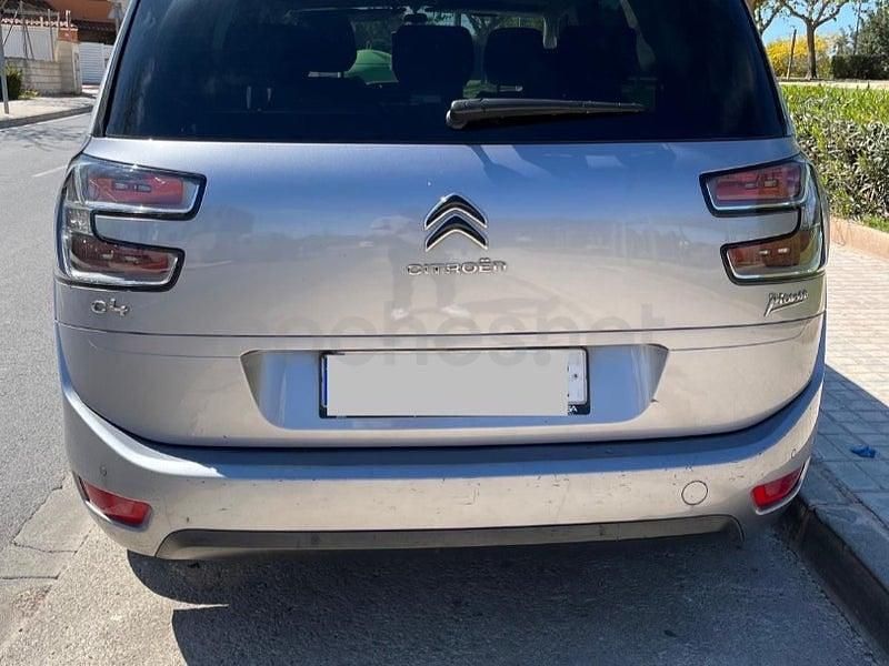 Usado Citroën Grand C4 Picasso Feel 120 CV (88 kW) 2018 Gris / plata Monovolumen