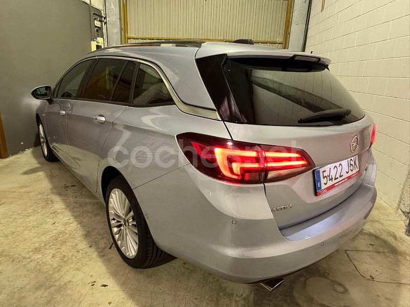 Usado Opel Astra Excellence 160 CV (117 kW) 2016 Azul Familiar