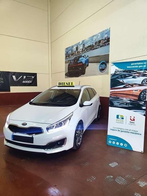 Usado Kia Ceed Sportswagon 136 CV (100 kW) 2018 Blanco Familiar