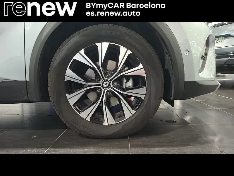 Usado Renault Captur Techno 140 CV (102 kW) 2023 Gris SUV