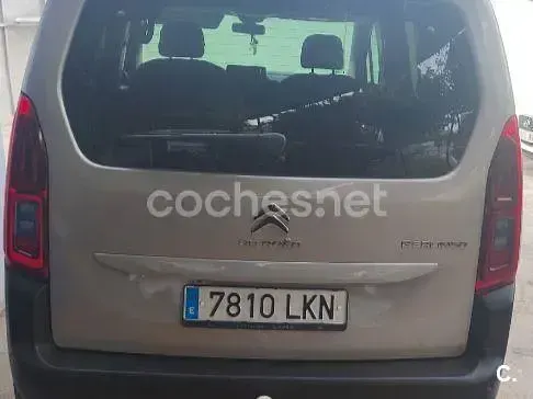 Usado Citroën Berlingo Shine 130 CV (95 kW) 2020 Gris / plata Monovolumen