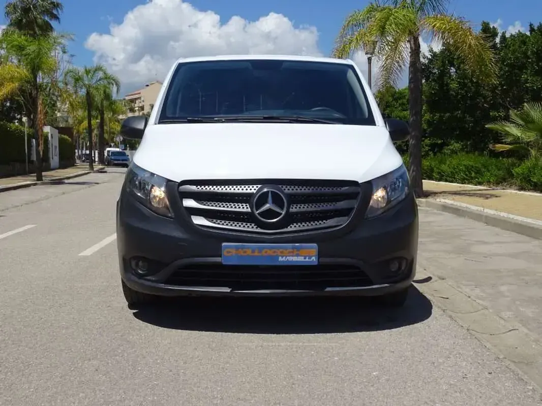 Usado Mercedes Vito 102 CV (75 kW) 2021 Blanco Van