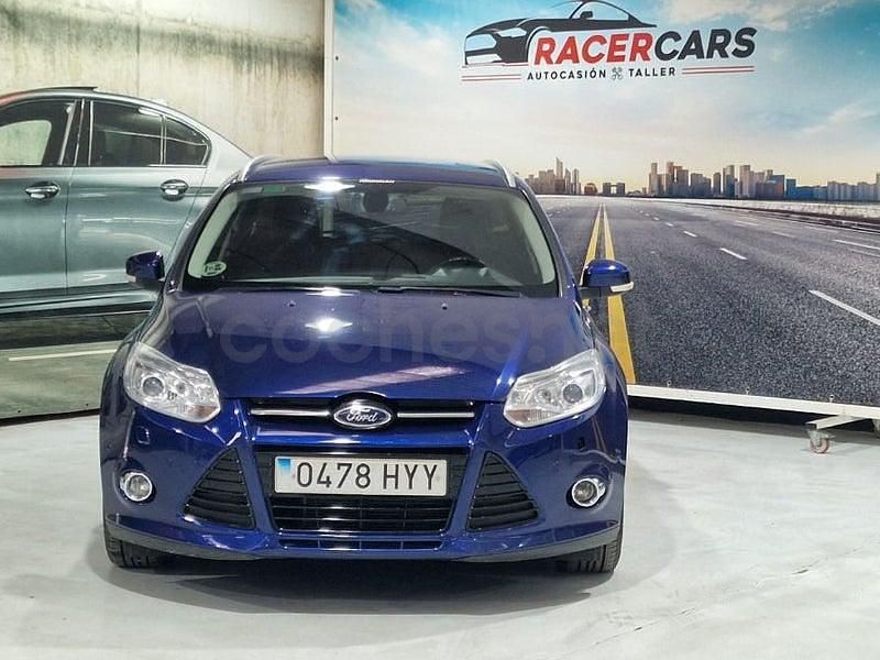 Usado Ford Focus Titanium 115 CV (84 kW) 2014 Azul Familiar