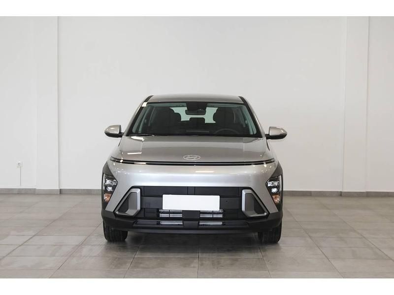 Usado Hyundai Kona 120 CV (88 kW) 2024 Gris claro SUV