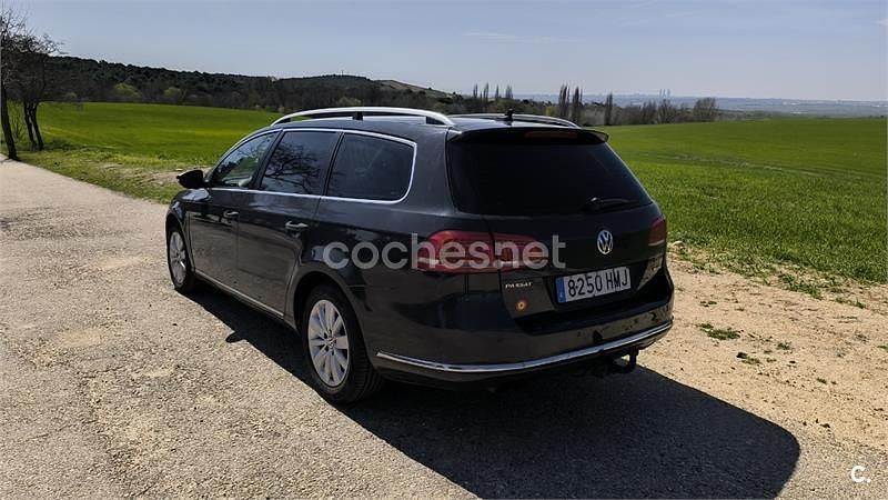 Usado VW Passat Edition 140 CV (102 kW) 2012 Gris / plata Familiar