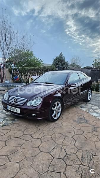 Usado Mercedes C200 Sport Edition 122 CV (89 kW) 2007 Granate Berlina