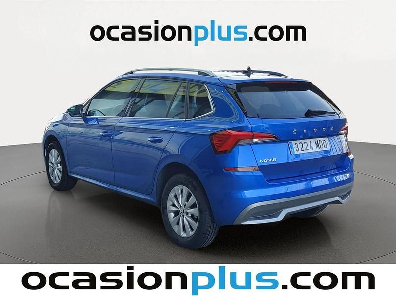 Usado Skoda Kamiq Ambition 110 CV (80 kW) 2022 Azul SUV