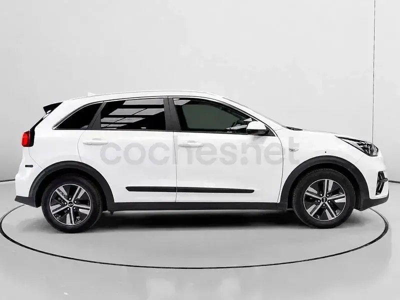 Usado Kia Niro 141 CV (103 kW) 2021 Blanco SUV