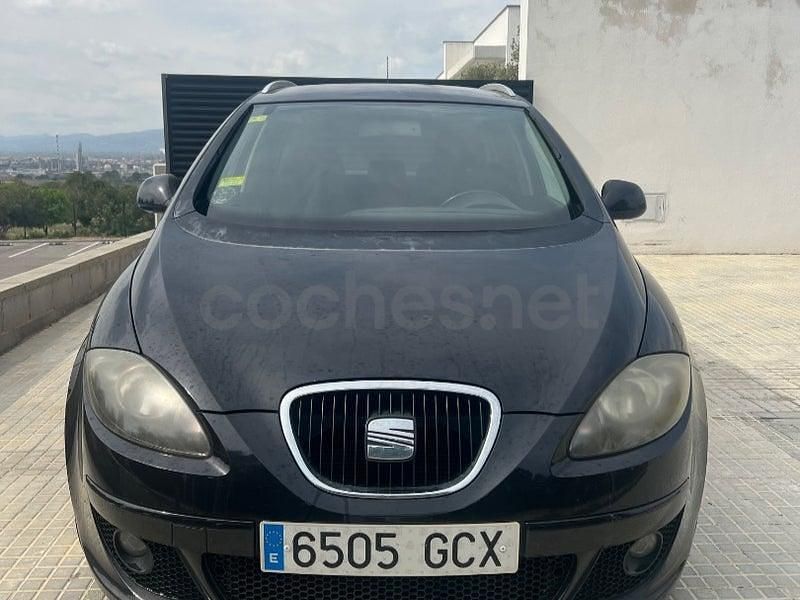 Usado Seat Altea XL Sport 140 CV (102 kW) 2008 Negro Monovolumen