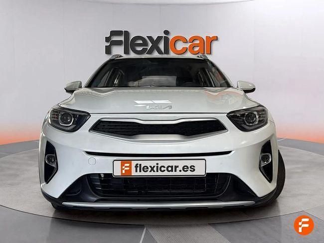 Usado Kia Stonic 84 CV (61 kW) 2023 Blanco SUV