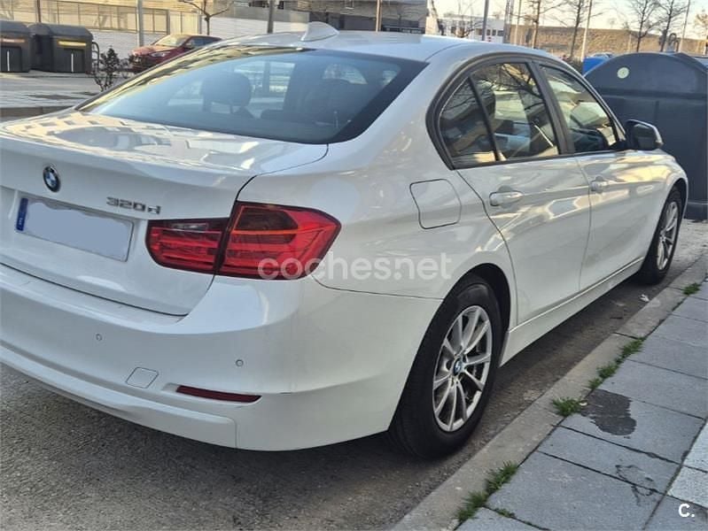 Usado BMW 320 Efficient Dynamics 163 CV (119 kW) 2014 Blanco Berlina