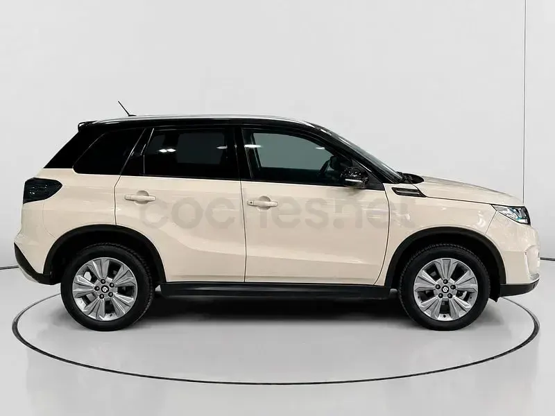 Usado Suzuki Vitara 129 CV (94 kW) 2020 Beige SUV