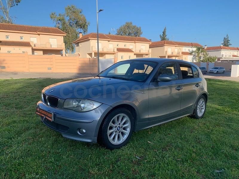 Usado BMW 118 122 CV (89 kW) 2007 Gris / plata Utilitario