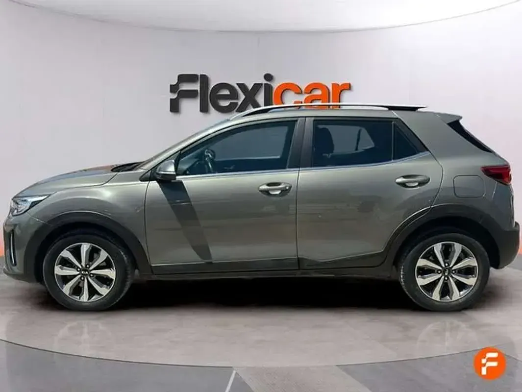 Usado Kia Stonic 120 CV (88 kW) 2020 Gris SUV