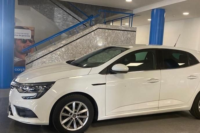 Usado Renault Mégane IV Life 90 CV (66 kW) 2017