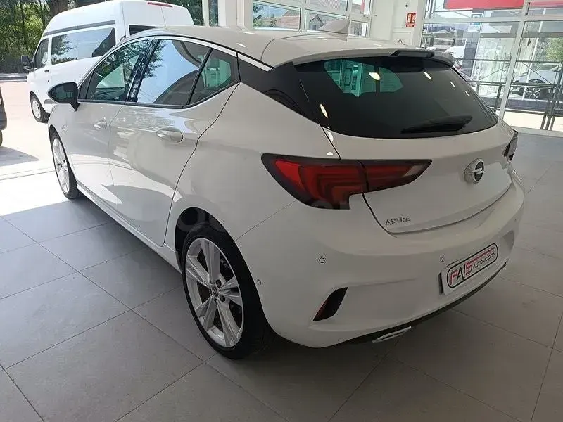 Usado Opel Astra Excellence 136 CV (100 kW) 2017 Blanco Berlina