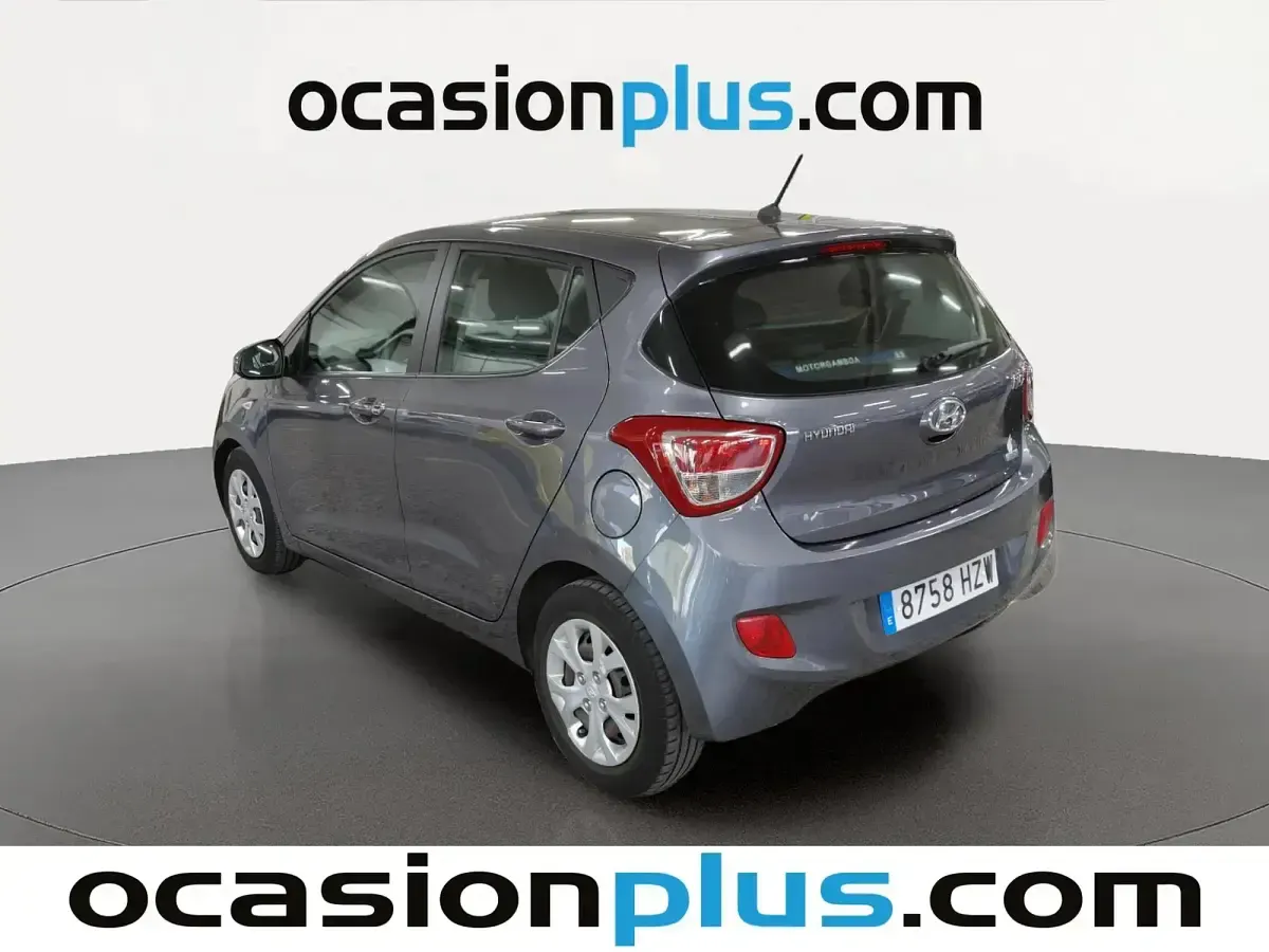Usado Hyundai i10 87 CV (63 kW) 2014 Gris Utilitario